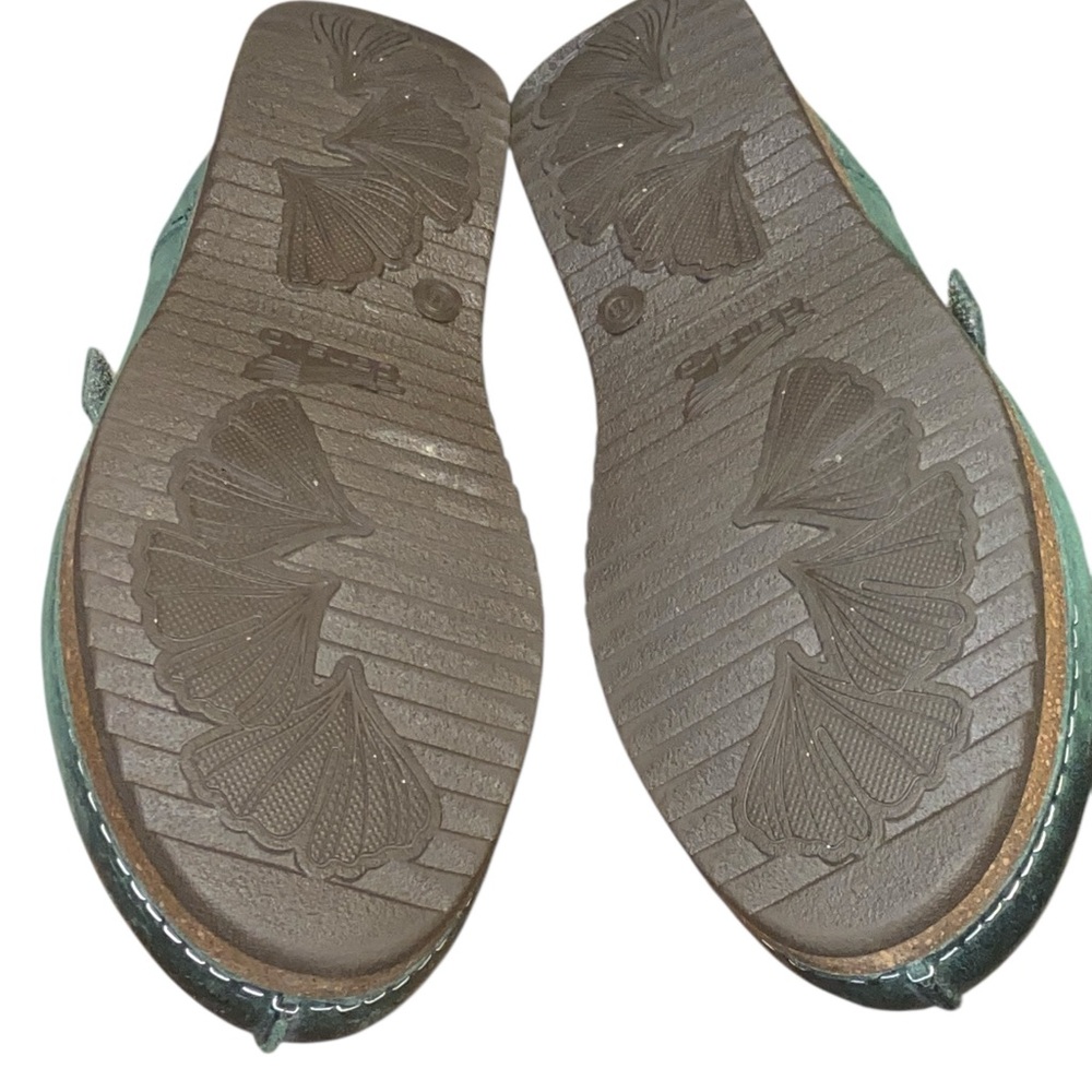 Dansko Green Suede Mary Jane Flats – Classic Comfort Meets Vintage Charm - Picture 6 of 9
